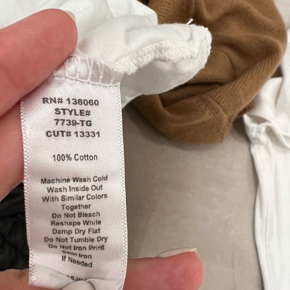 White tee - Picture 5 of 5